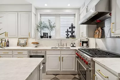 219 E Lake Shore Drive #8C, Chicago, IL 60611 - Photo 14