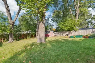 418 Flanders Ln, Grayslake, IL 60030 - Photo 16