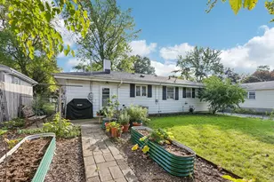 418 Flanders Ln, Grayslake, IL 60030 - Photo 14