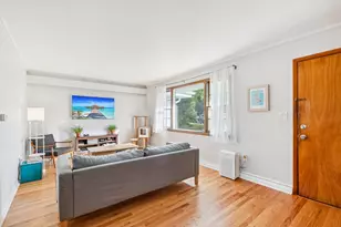 418 Flanders Ln, Grayslake, IL 60030 - Photo 4