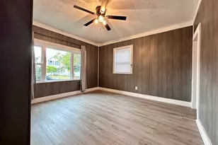 704 W 7th St, Sterling, IL 61081 - Photo 4