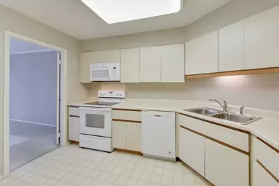 650 Winnetka Mews #310, Winnetka, IL 60093 - Photo 8