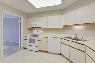 650 Winnetka Mews, Winnetka, IL 60093 - Photo 8