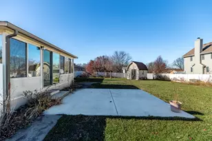 12680 Rosewood Ct, Saint John, IN 46373 - Photo 10