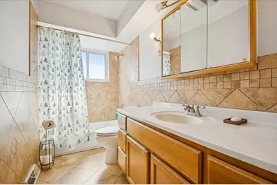2243 S Wolf Road, Des Plaines, IL 60018 - Photo 10