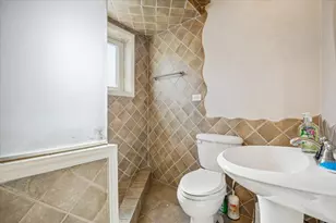 2243 S Wolf Rd, Des Plaines, IL 60018 - Photo 12