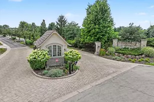 15 Templeton Dr, Oak Brook, IL 60523 - Photo 1