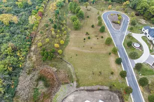 15 Templeton Dr, Oak Brook, IL 60523 - Photo 2