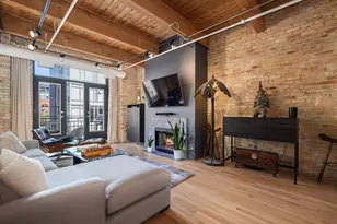 375 W Erie St, Chicago, IL 60654 - Photo 6