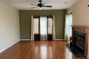 1100 Rosefield Ln, Aurora, IL 60504 - Photo 4