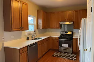 1100 Rosefield Ln, Aurora, IL 60504 - Photo 8