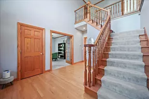 1084 Redwood Dr, Yorkville, IL 60560 - Photo 2