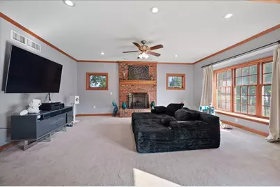 1084 Redwood Drive, Yorkville, IL 60560 - Photo 10