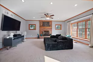 1084 Redwood Dr, Yorkville, IL 60560 - Photo 10