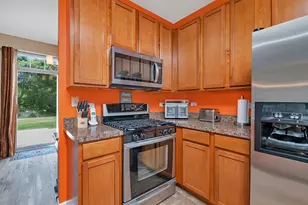 1047 Heron Cir, Joliet, IL 60431 - Photo 10