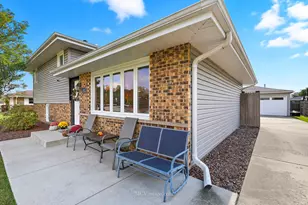 6413 181st Pl, Tinley Park, IL 60477 - Photo 4