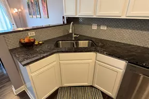 2254 Gallant Fox Cir, Montgomery, IL 60538 - Photo 6