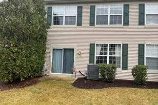 2254 Gallant Fox Cir, Montgomery, IL 60538 - Photo 2