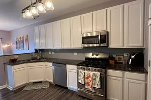 2254 Gallant Fox Cir, Montgomery, IL 60538 - Photo 4