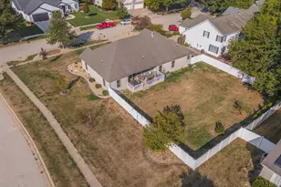 36 Lone Oak Ct, Bloomington, IL 61705 - Photo 50