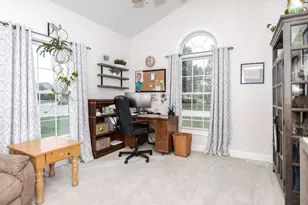 36 Lone Oak Ct, Bloomington, IL 61705 - Photo 34