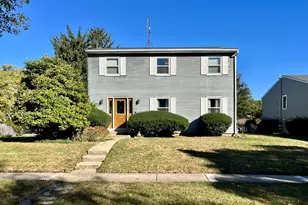 63 Brookshire Green, Bloomington, IL 61704 - Photo 2