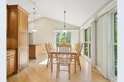 205 Bradford Court, Lake Bluff, IL 60044 - Photo 18