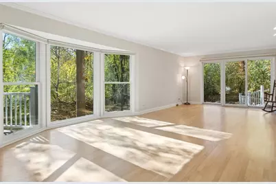 205 Bradford Court, Lake Bluff, IL 60044 - Photo 6