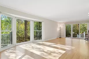 205 Bradford Ct, Lake Bluff, IL 60044 - Photo 6