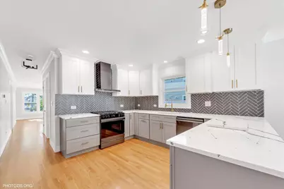 9439 S 52nd Avenue, Oak Lawn, IL 60453 - Photo 2