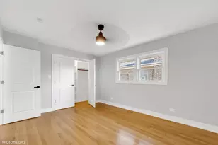 9439 S 52nd Ave, Oak Lawn, IL 60453 - Photo 14