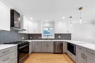 9439 S 52nd Ave, Oak Lawn, IL 60453 - Photo 4