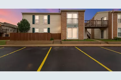 1975 Kenilworth Circle #B, Hoffman Estates, IL 60169 - Photo 2