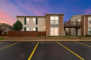 1975 Kenilworth Cir, Hoffman Estates, IL 60169 - Photo 2