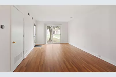 1975 Kenilworth Circle #B, Hoffman Estates, IL 60169 - Photo 4