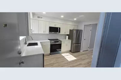 9475 Bay Colony Drive #3N, Des Plaines, IL 60016 - Photo 6