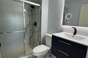 7854 S South Shore Dr, Chicago, IL 60649 - Photo 4