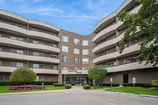 7201 N Lincoln Ave, Lincolnwood, IL 60712 - Photo 2