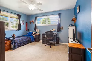 402 S 4th St, Chatsworth, IL 60921 - Photo 22