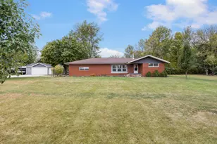 402 S 4th St, Chatsworth, IL 60921 - Photo 2