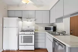 11 Echo Ct, Vernon Hills, IL 60061 - Photo 8