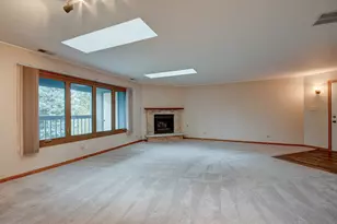 2757 Harbor Dr, Joliet, IL 60431 - Photo 4