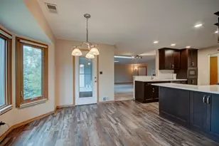 2757 Harbor Dr, Joliet, IL 60431 - Photo 10