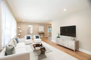 2011 Cleveland St, Evanston, IL 60202 - Photo 2