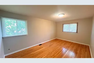 159 Pleasant Drive, Chicago Heights, IL 60411 - Photo 8