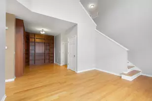 [Address not provided], Hoffman Estates, IL 60192 - Photo 4