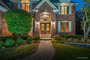 675 Oak Ln, South Elgin, IL 60177 - Photo 2