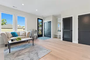 5254 W Newport Ave, Chicago, IL 60641 - Photo 8