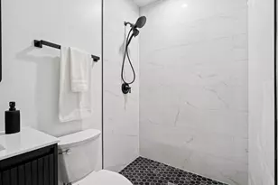 6755 N Hermitage Ave, Chicago, IL 60626 - Photo 12