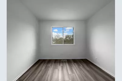 [Address not provided], Carol Stream, IL 60188 - Photo 8